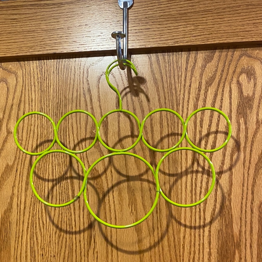 Green Circle Scarf Hanger EUC